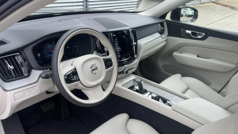 VOLVO XC60 XC60 T6 Plug-In Hybrid AWD Plus Bright aut