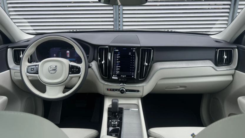 VOLVO XC60 XC60 T6 Plug-In Hybrid AWD Plus Bright aut