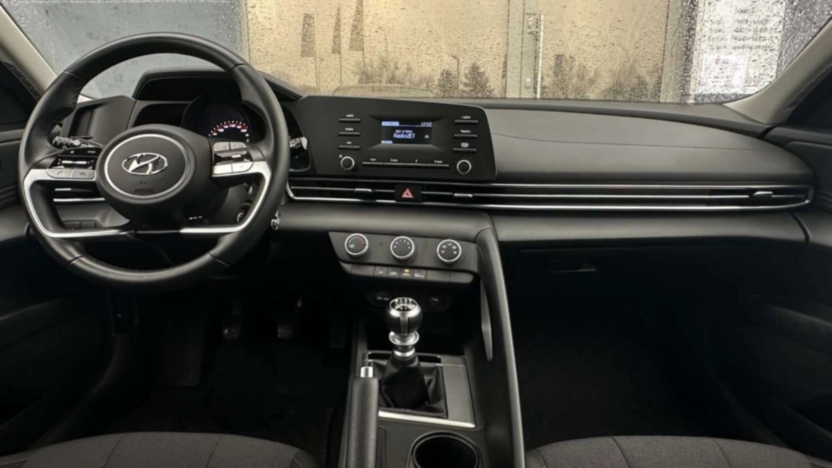 HYUNDAI Elantra Elantra 1.6 Modern