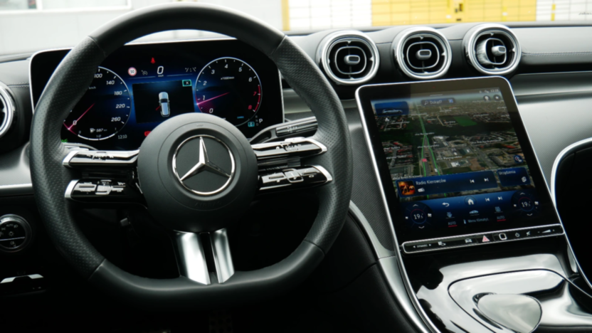 MERCEDES-BENZ C Klasa C 200 mHEV 4-Matic AMG
