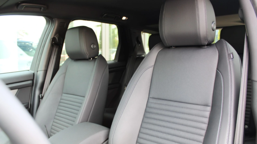 LAND ROVER Discovery Sport Discovery Sport 2.0 P250 mHEV Dynamic SE aut