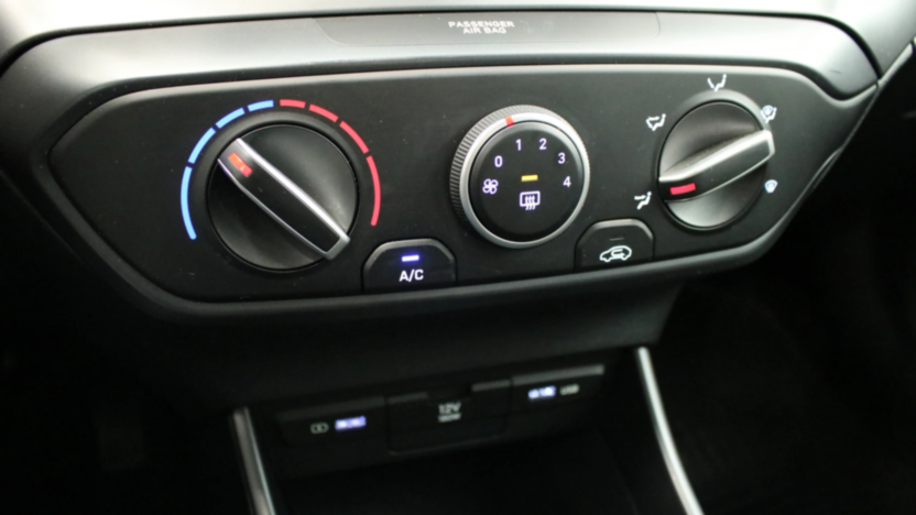 HYUNDAI i20 i20 1.2 Pure