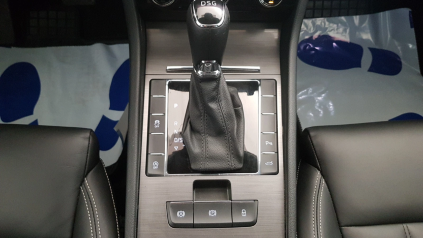SKODA Superb Superb 2.0 TDI SCR Style DSG