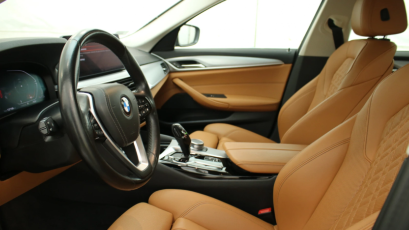 BMW Seria 5 520i mHEV aut