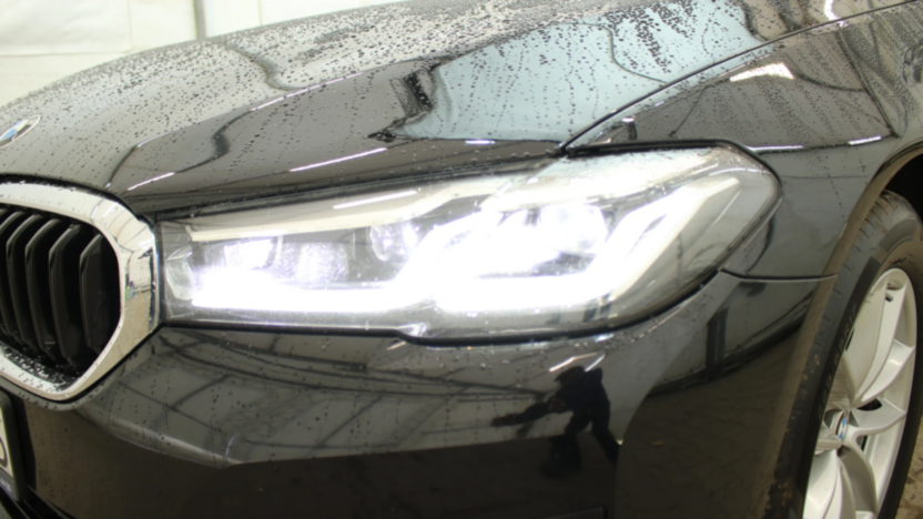 BMW Seria 5 520i mHEV aut