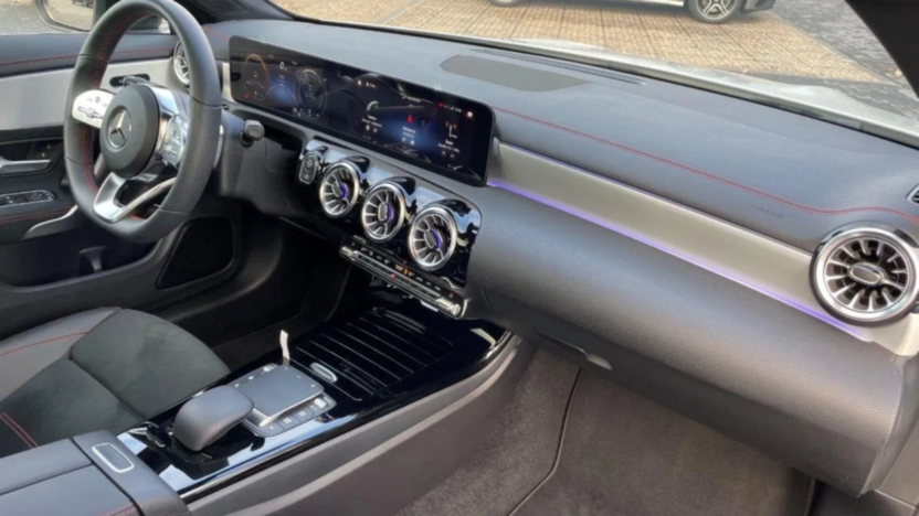 MERCEDES-BENZ CLA CLA 200 AMG Line 7G-DCT
