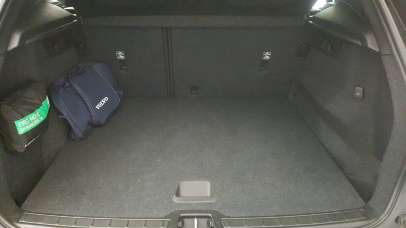VOLVO XC40 XC40 T3 Momentum aut