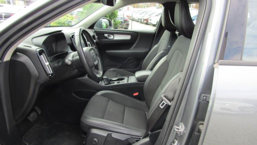 VOLVO XC40 XC40 T4 Momentum aut