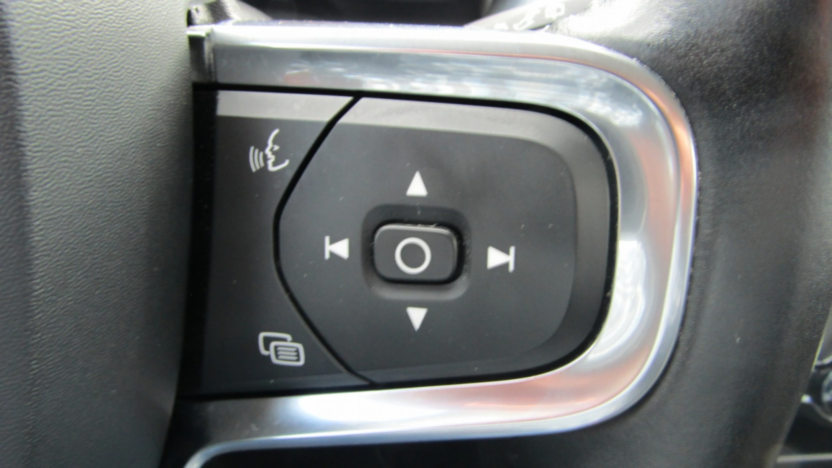 VOLVO XC40 XC40 T4 Momentum aut