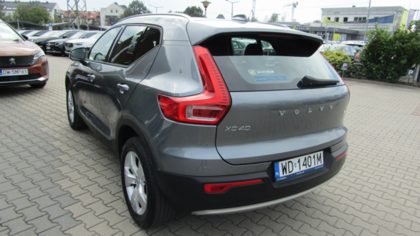 VOLVO XC40 XC40 T4 Momentum aut