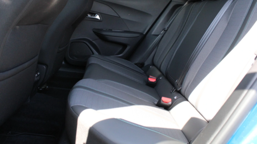 PEUGEOT 2008 2008 1.2 PureTech Allure Pack S&S EAT8