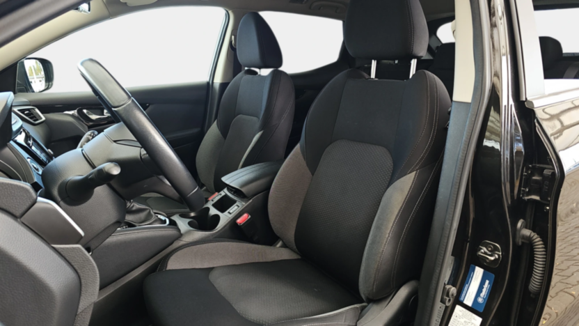 NISSAN Qashqai Qashqai 1.3 DIG-T N-Connecta DCT