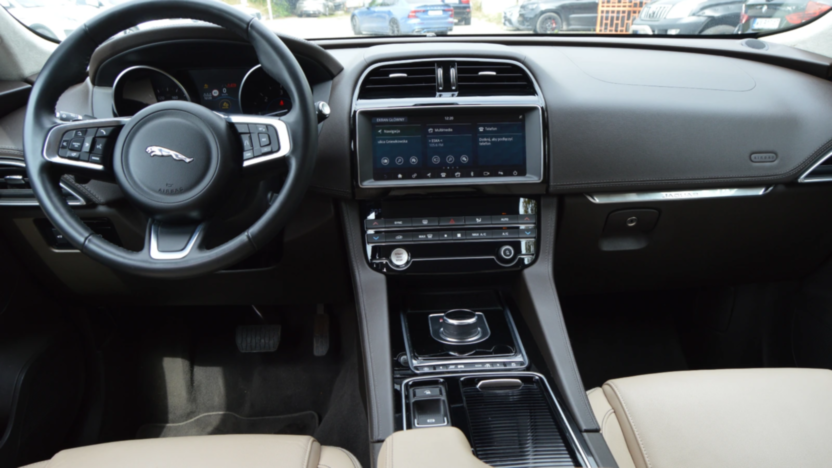 JAGUAR F-Pace F-Pace 2.0 i4D AWD Prestige