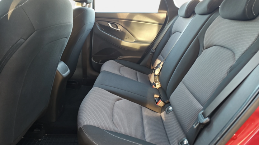 HYUNDAI i30 i30 1.5 DPI Classic +
