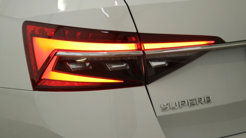 SKODA Superb Superb 2.0 TDI SCR Ambition DSG