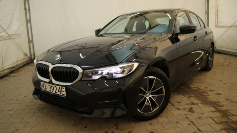 BMW Seria 3 318i Advantage aut