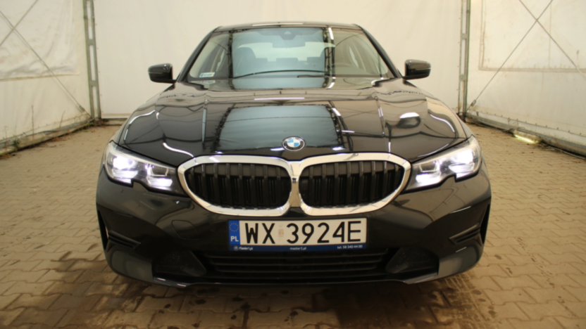 BMW Seria 3 318i Advantage aut