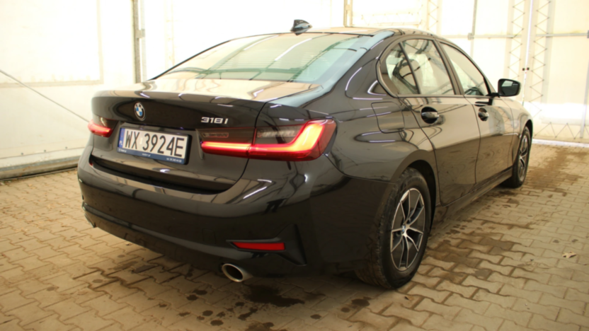BMW Seria 3 318i Advantage aut