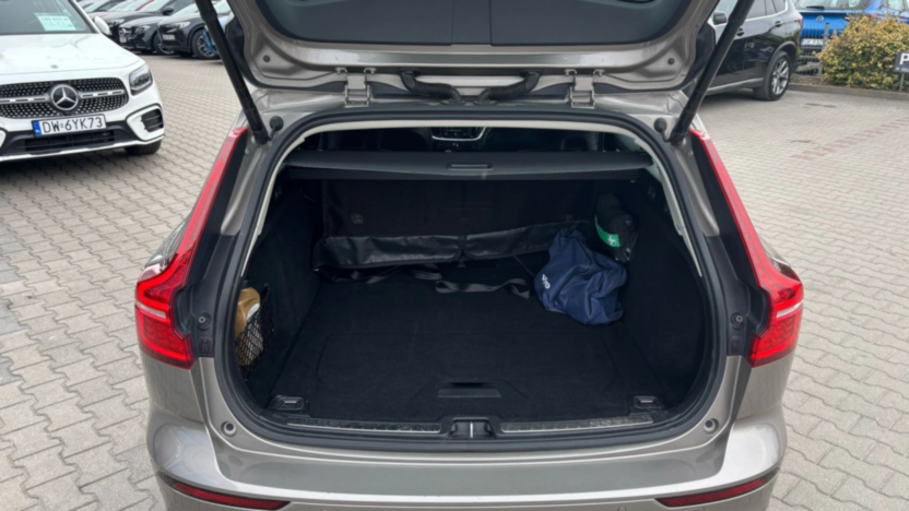 VOLVO V60 V60 B4 D Momentum Pro aut