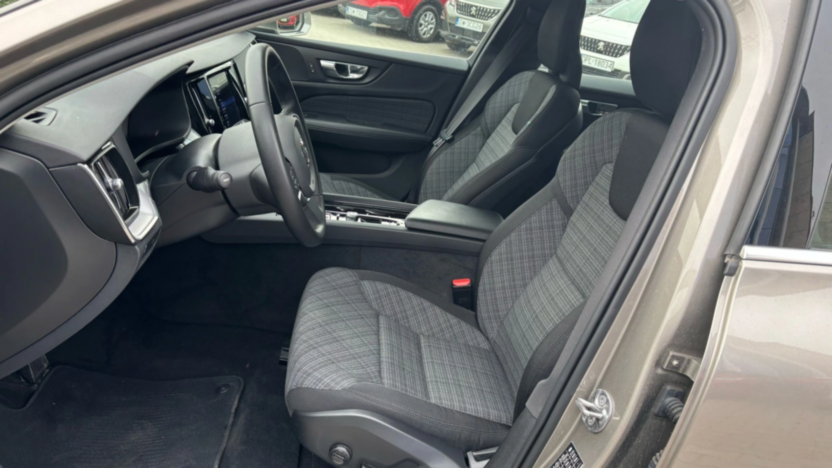 VOLVO V60 V60 B4 D Momentum Pro aut