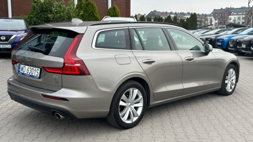 VOLVO V60 V60 B4 D Momentum Pro aut