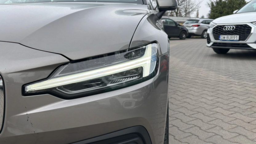VOLVO V60 V60 B4 D Momentum Pro aut