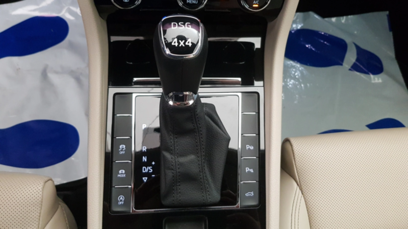 SKODA Superb Superb 2.0 TSI 4x4 L&K DSG
