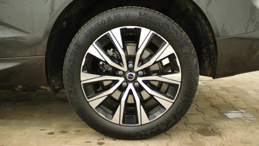 VOLVO XC60 XC60 B4 D AWD Plus Dark aut