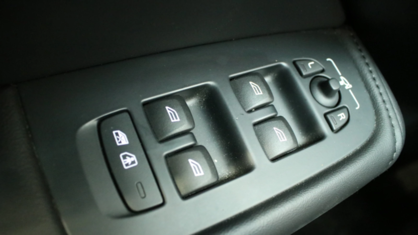 VOLVO XC60 XC60 B4 D AWD Plus Dark aut