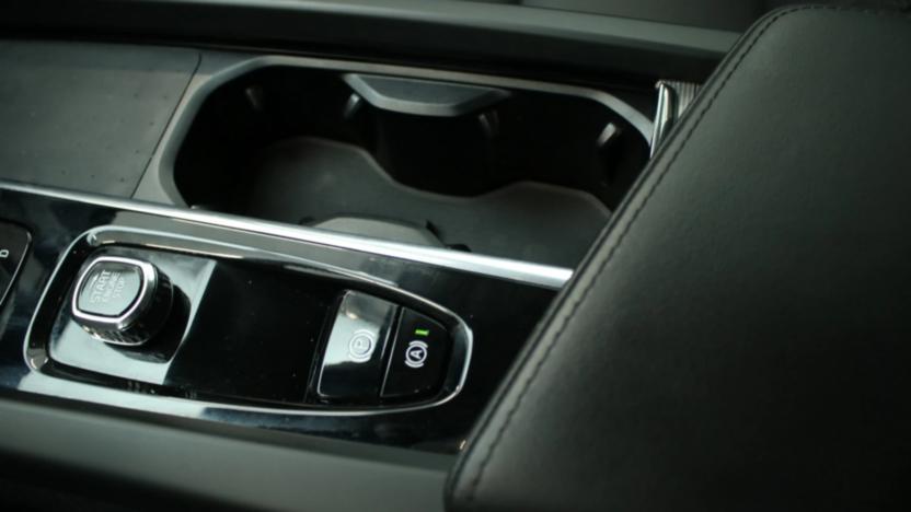 VOLVO XC60 XC60 B4 D AWD Plus Dark aut