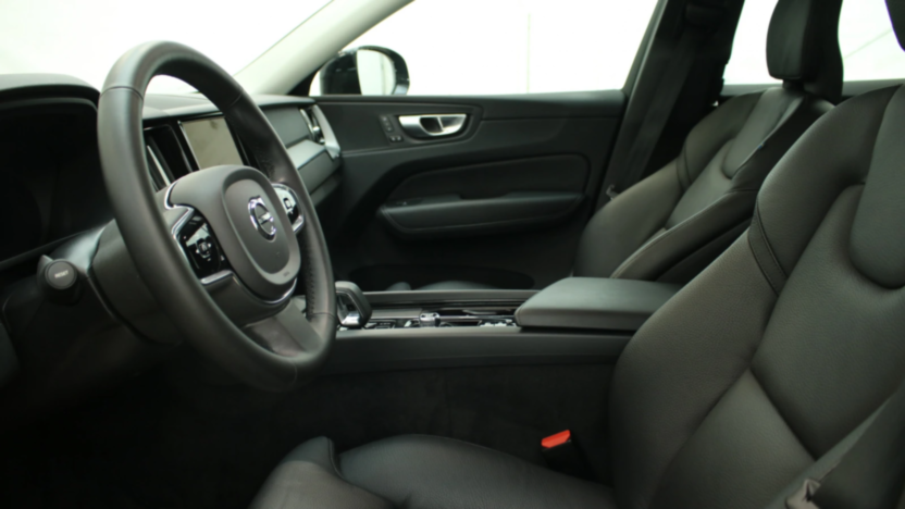 VOLVO XC60 XC60 B4 D AWD Plus Dark aut