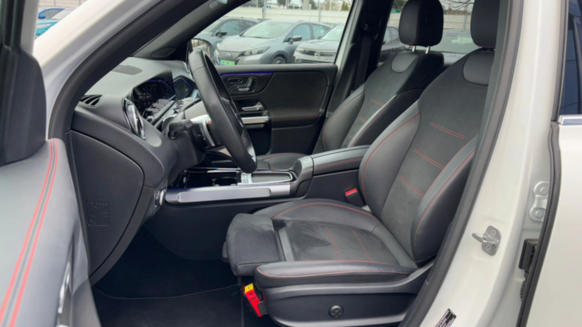 MERCEDES-BENZ GLB GLB 200 d AMG Line 8G-DCT