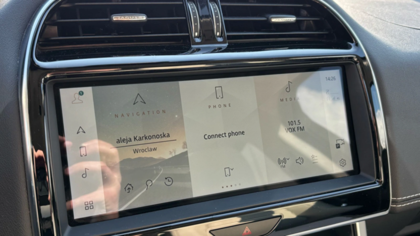 JAGUAR XE XE 2.0 P250 R-Dynamic Black aut
