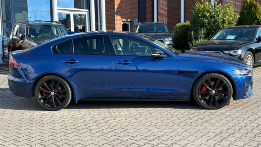 JAGUAR XE XE 2.0 P250 R-Dynamic Black aut