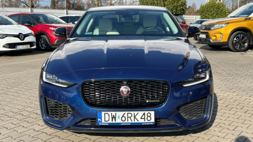 JAGUAR XE XE 2.0 P250 R-Dynamic Black aut