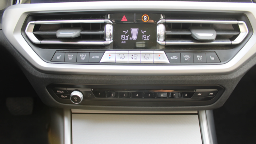 BMW Seria 3 318i Advantage aut
