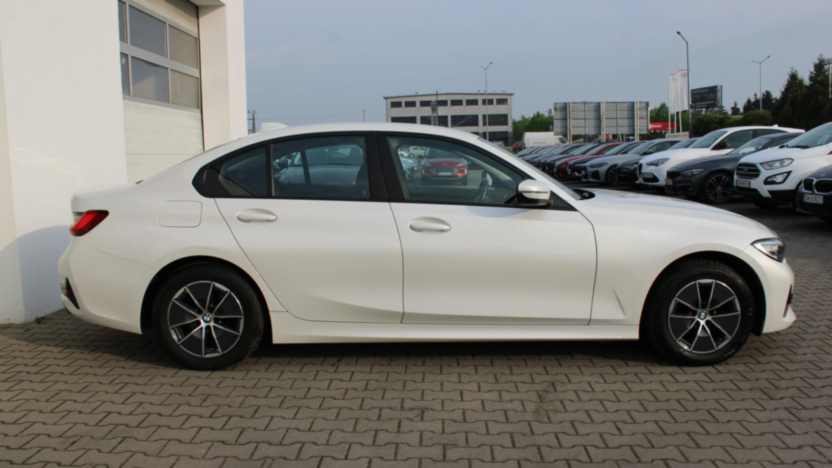 BMW Seria 3 318i Advantage aut