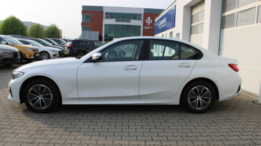 BMW Seria 3 318i Advantage aut