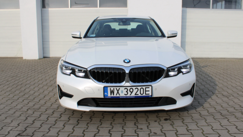 BMW Seria 3 318i Advantage aut