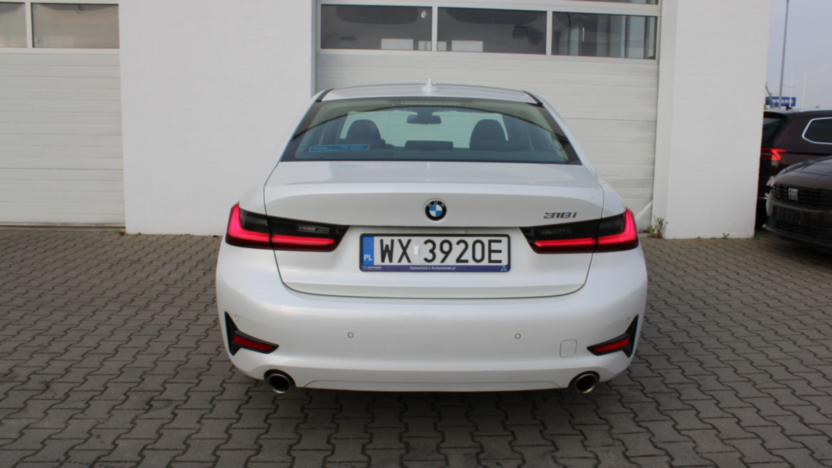 BMW Seria 3 318i Advantage aut