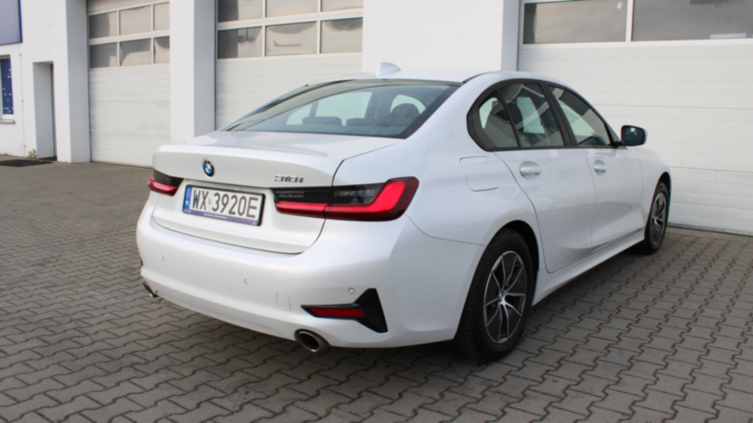 BMW Seria 3 318i Advantage aut