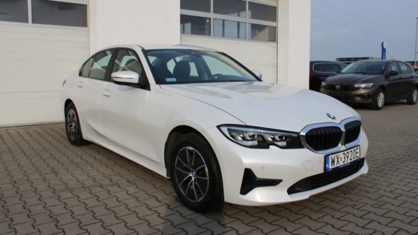 BMW Seria 3 318i Advantage aut