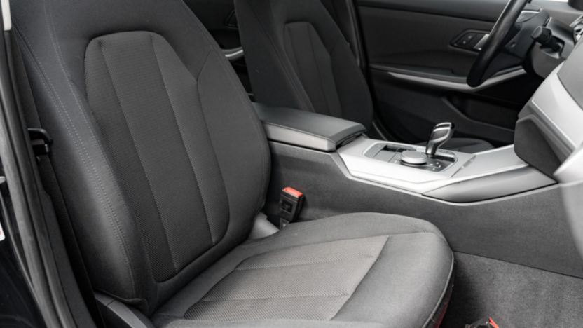 BMW Seria 3 318i Advantage aut