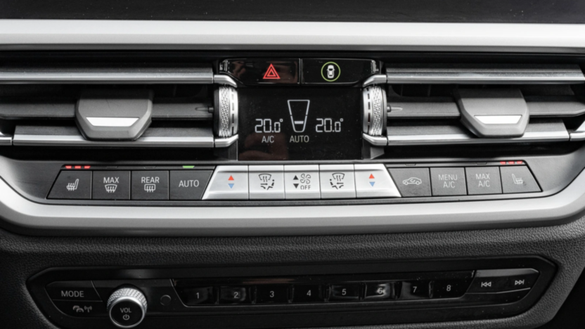 BMW Seria 3 318i Advantage aut