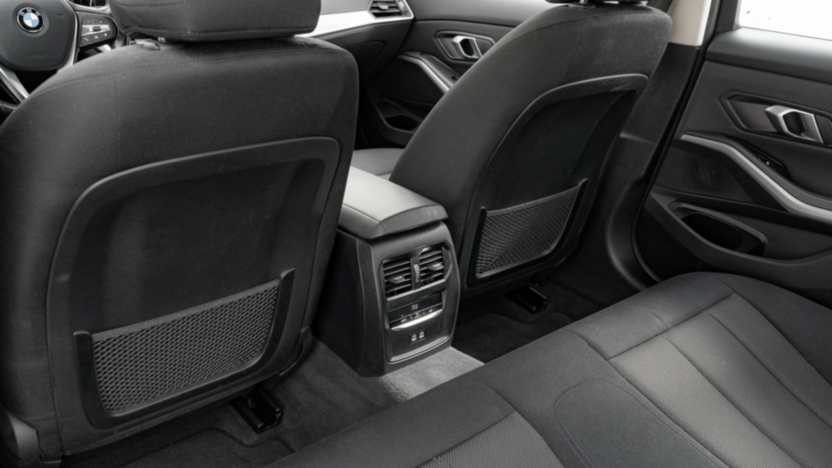 BMW Seria 3 318i Advantage aut