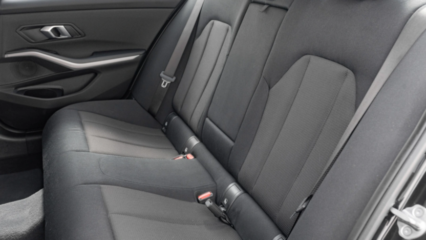 BMW Seria 3 318i Advantage aut