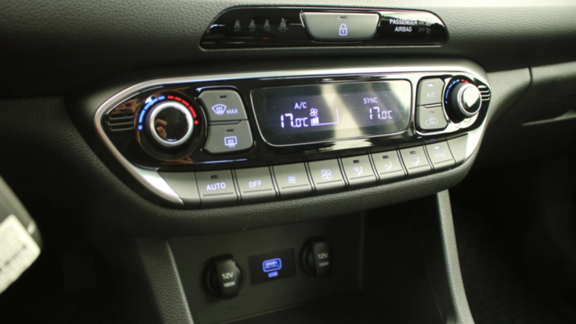 HYUNDAI i30 i30 1.5 DPI Smart