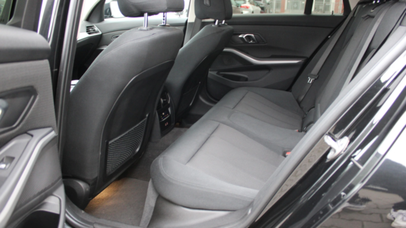 BMW Seria 3 320i aut