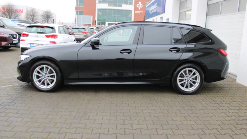 BMW Seria 3 320i aut