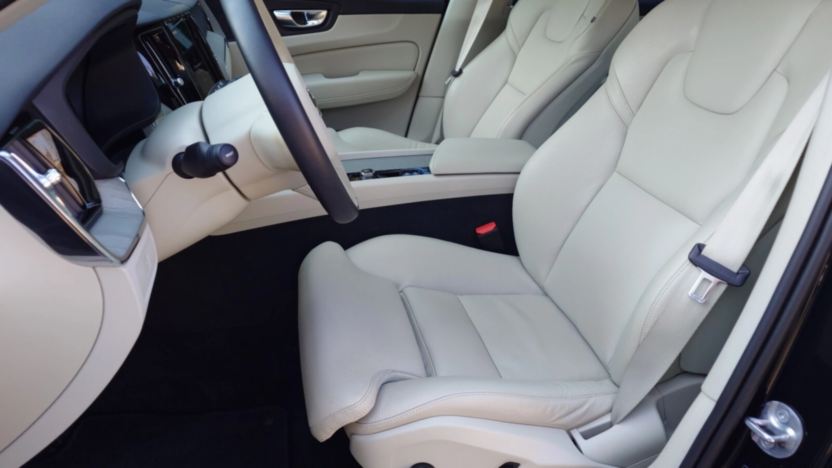 VOLVO XC60 XC60 B4 D AWD Plus Bright aut